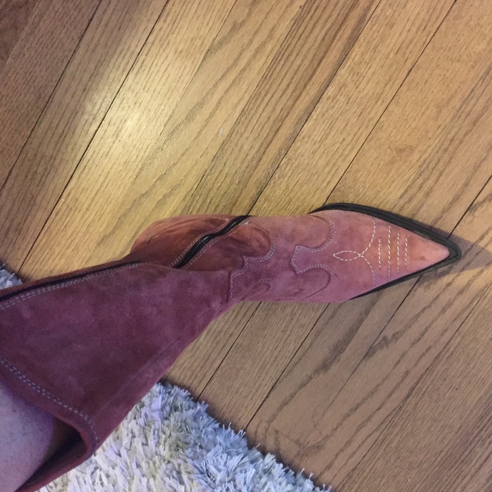 Exit brand rose colored suede cowboy boots