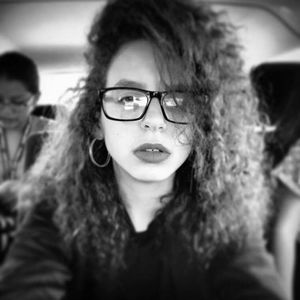 Meet your Posher, Mia