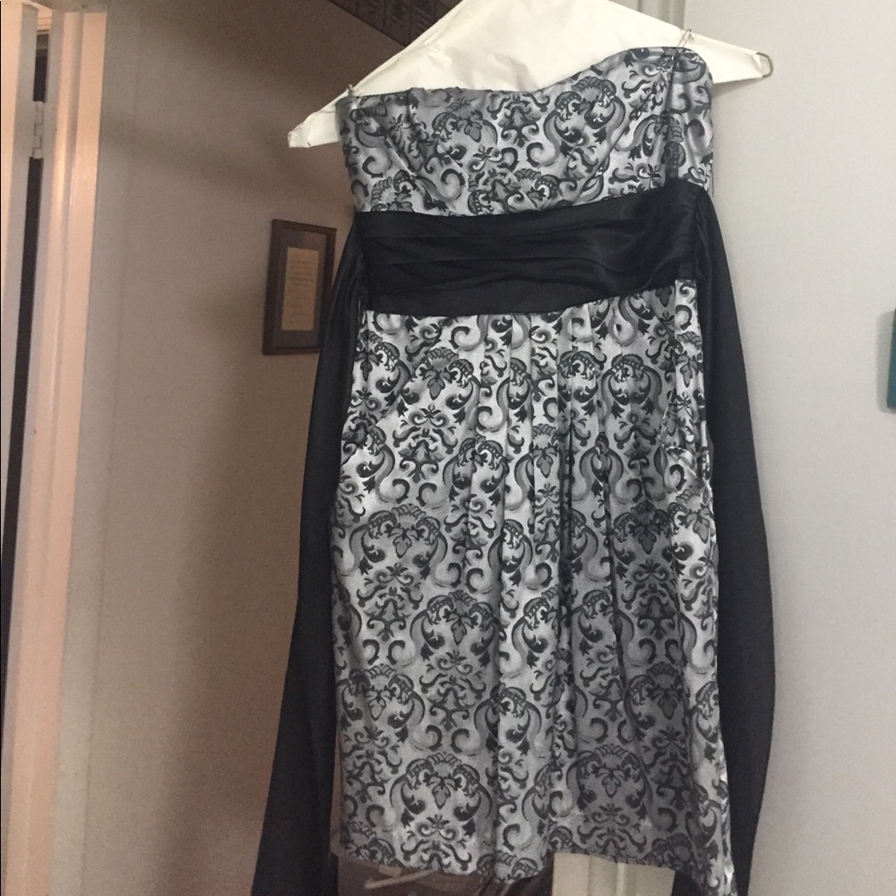 Adorable Silver/Black strapless dress