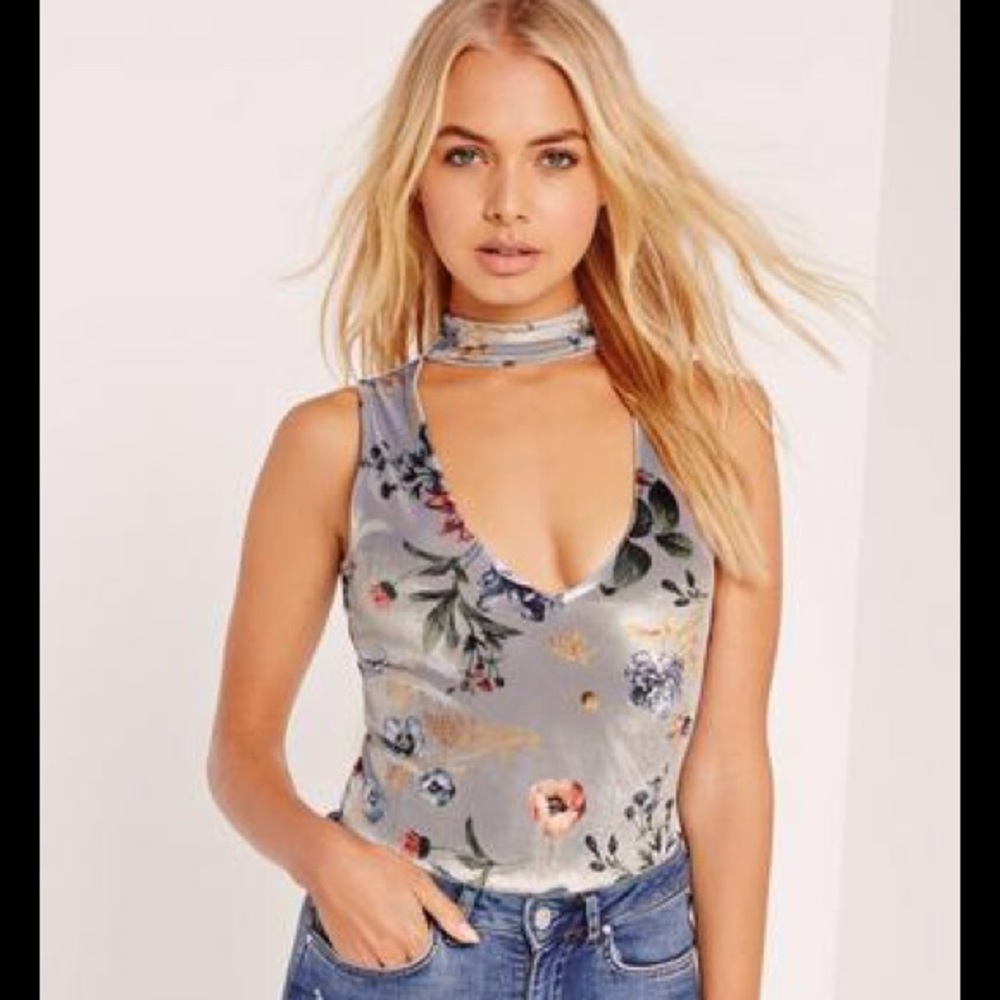 NWOT Velvet Choker Neck Bodysuit 🌸
