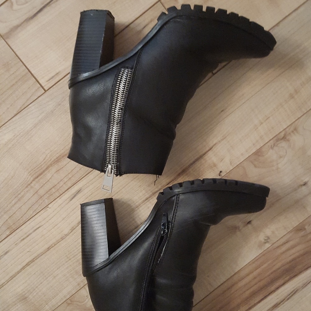 Mossimo platform boots