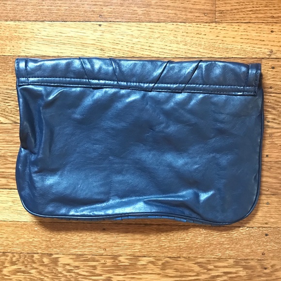 H & M blue faux leather envelop clutch - Picture 2 of 5