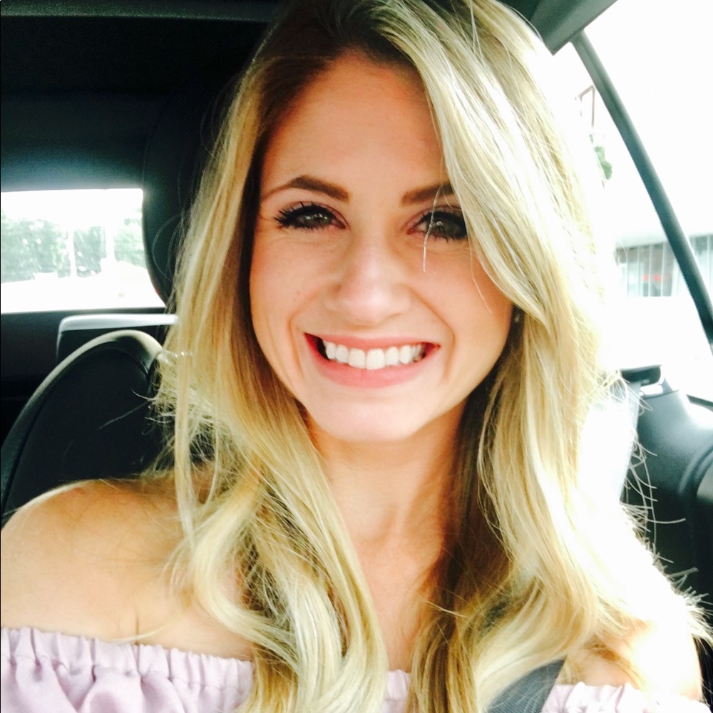 Meet your Posher, Laura