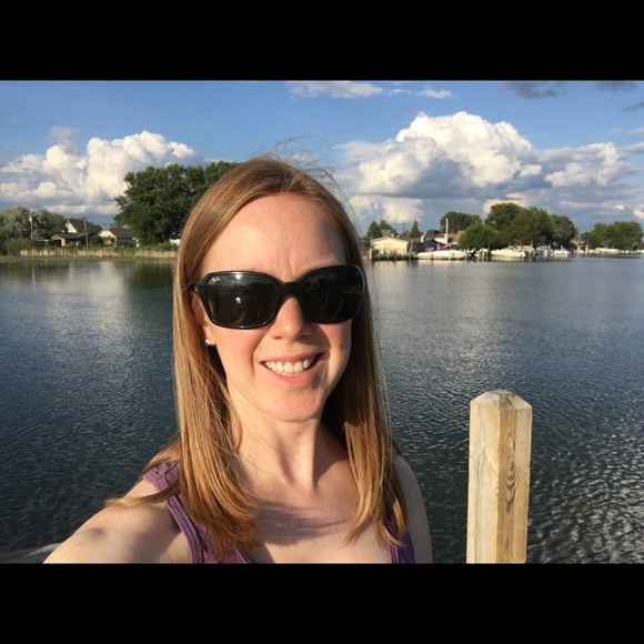 Meet your Posher, Kimberly - Picture 3 of 4