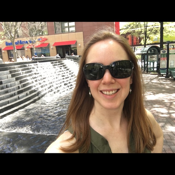 Meet your Posher, Kimberly - Picture 4 of 4