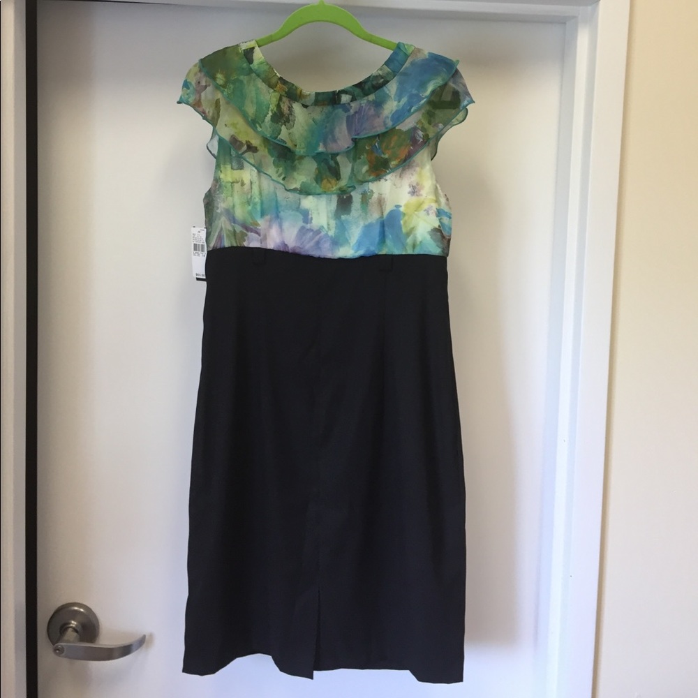 Dress - Picture 6 of 6