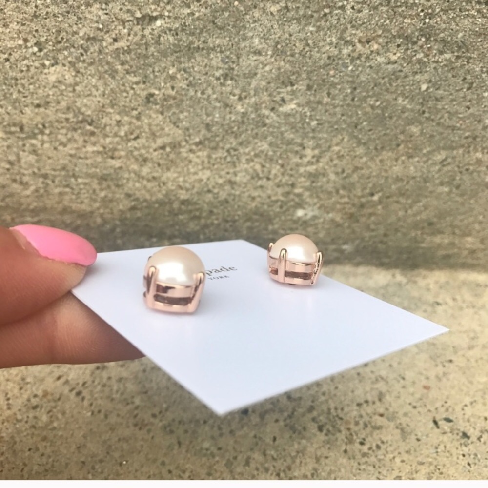 Kate Spade rose gold pearl studs - Picture 3 of 6