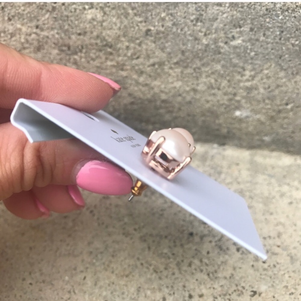 Kate Spade rose gold pearl studs - Picture 4 of 6