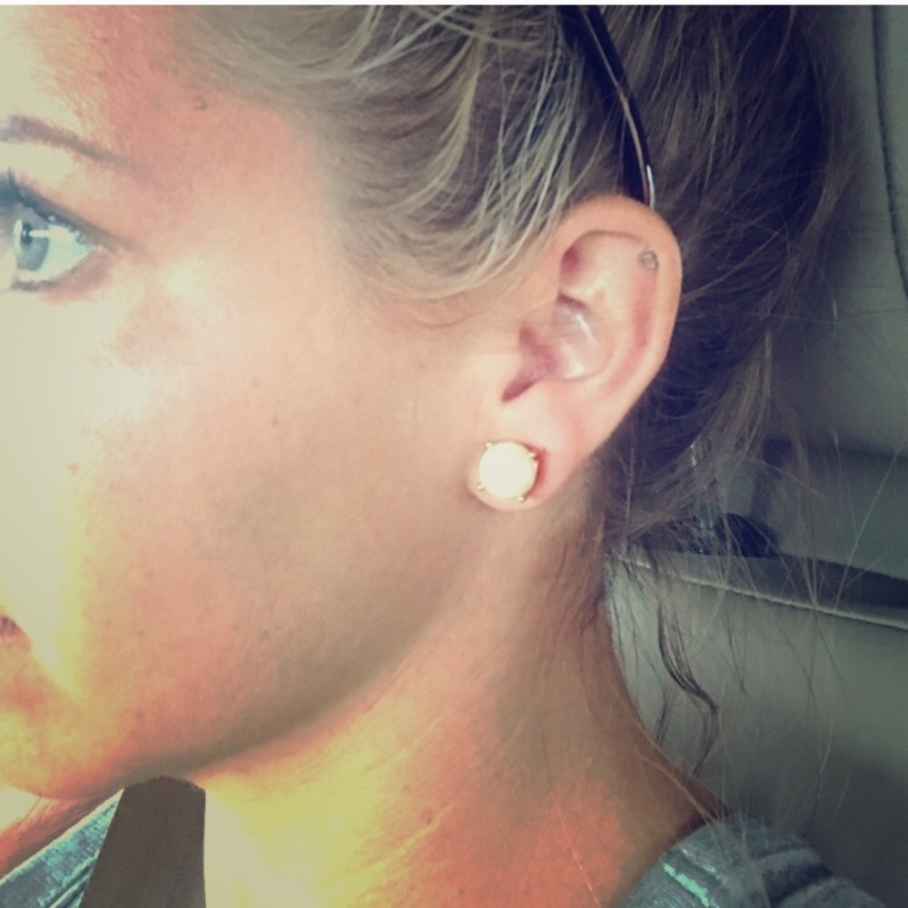 Kate Spade rose gold pearl studs - Picture 6 of 6