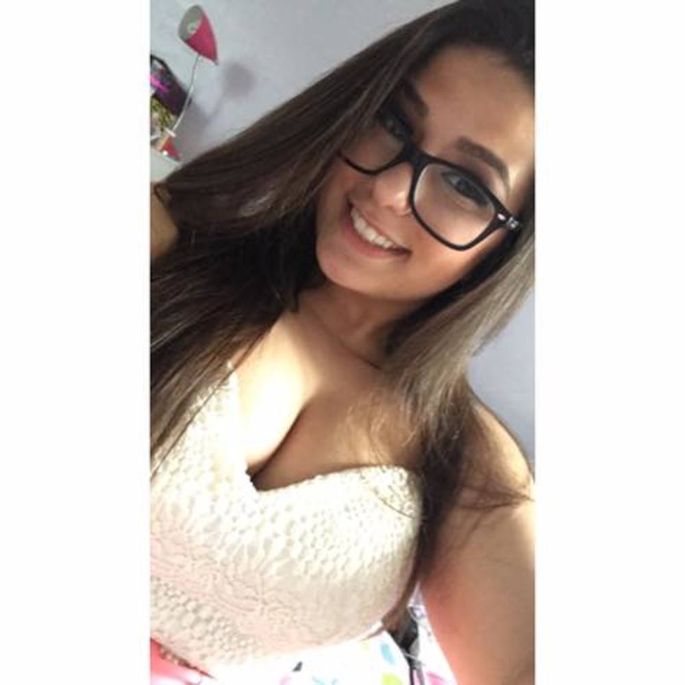 Meet your Posher, Dina