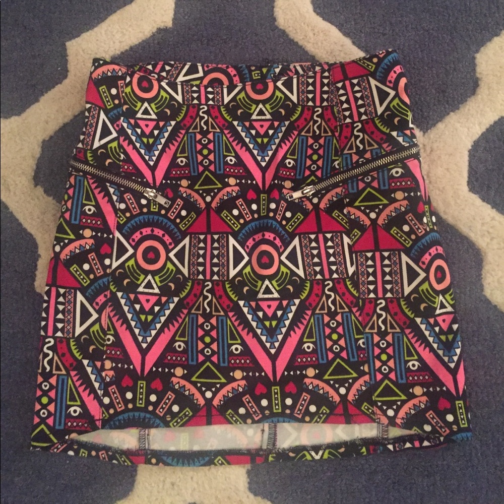 Divided by HM mini skirt, stretchy, tribal 6