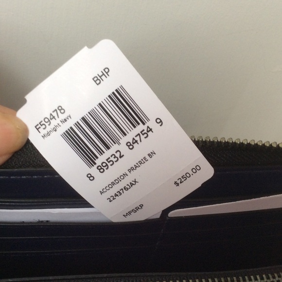 🆕COACH Accordion Wallet in Prairie Bandana - Picture 6 of 6