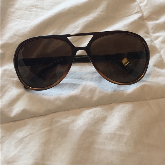 Lucky Brand Accessories - Lucky Brand aviator sunglasses gently worn