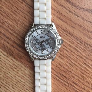 Gorgeous White Vivani watch