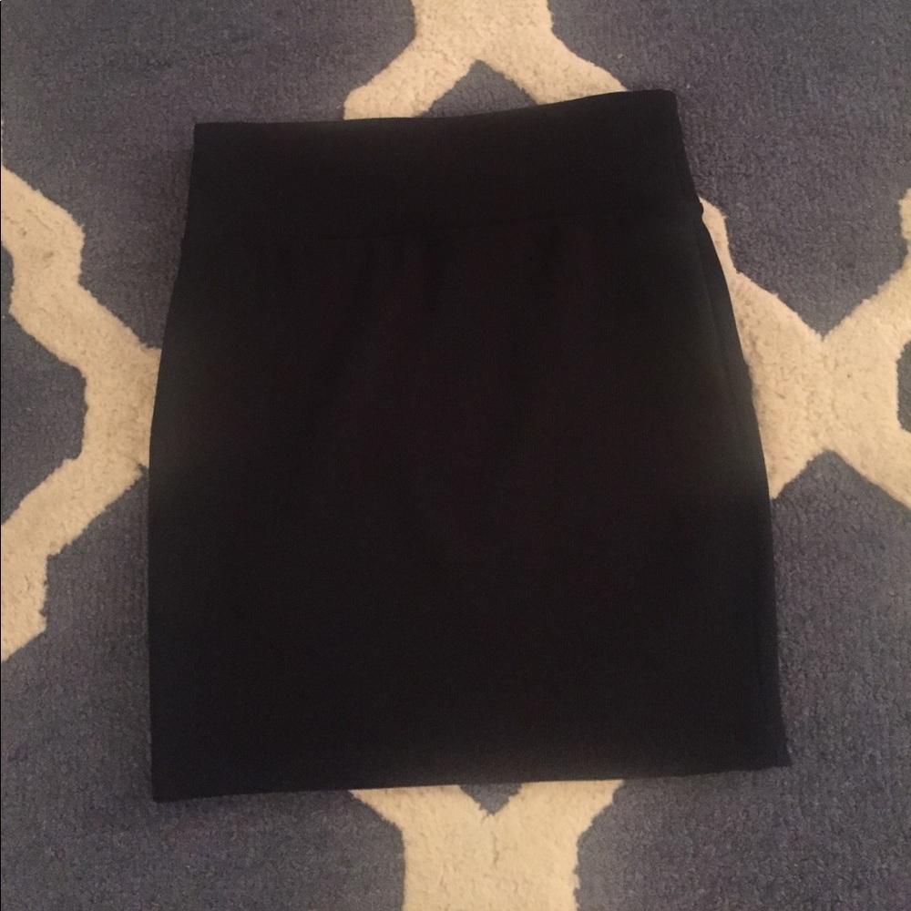 Stretch ribbed black mini forever 21 small med