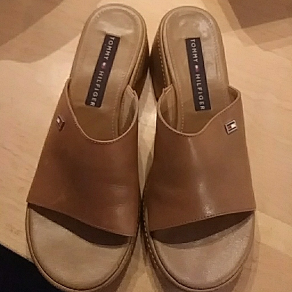 Tommy Hilfiger Slip ons, size US 7