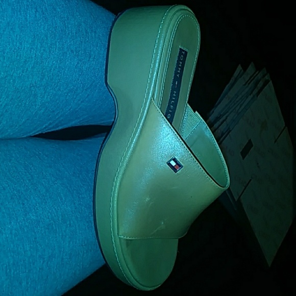 Tommy Hilfiger Slip ons, size US 7 - Picture 6 of 8