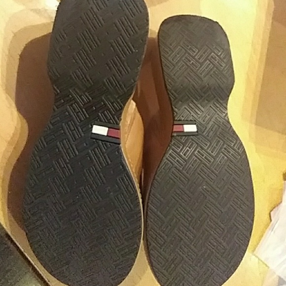 Tommy Hilfiger Slip ons, size US 7 - Picture 7 of 8