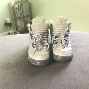 Jordan retro v green bean