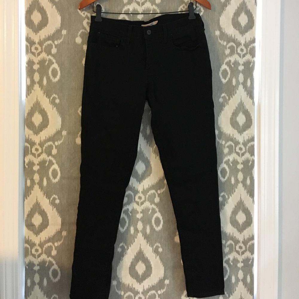 Black super skinny Levi