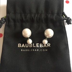 ❌SOLD❌ BaubleBar pearl front back studs