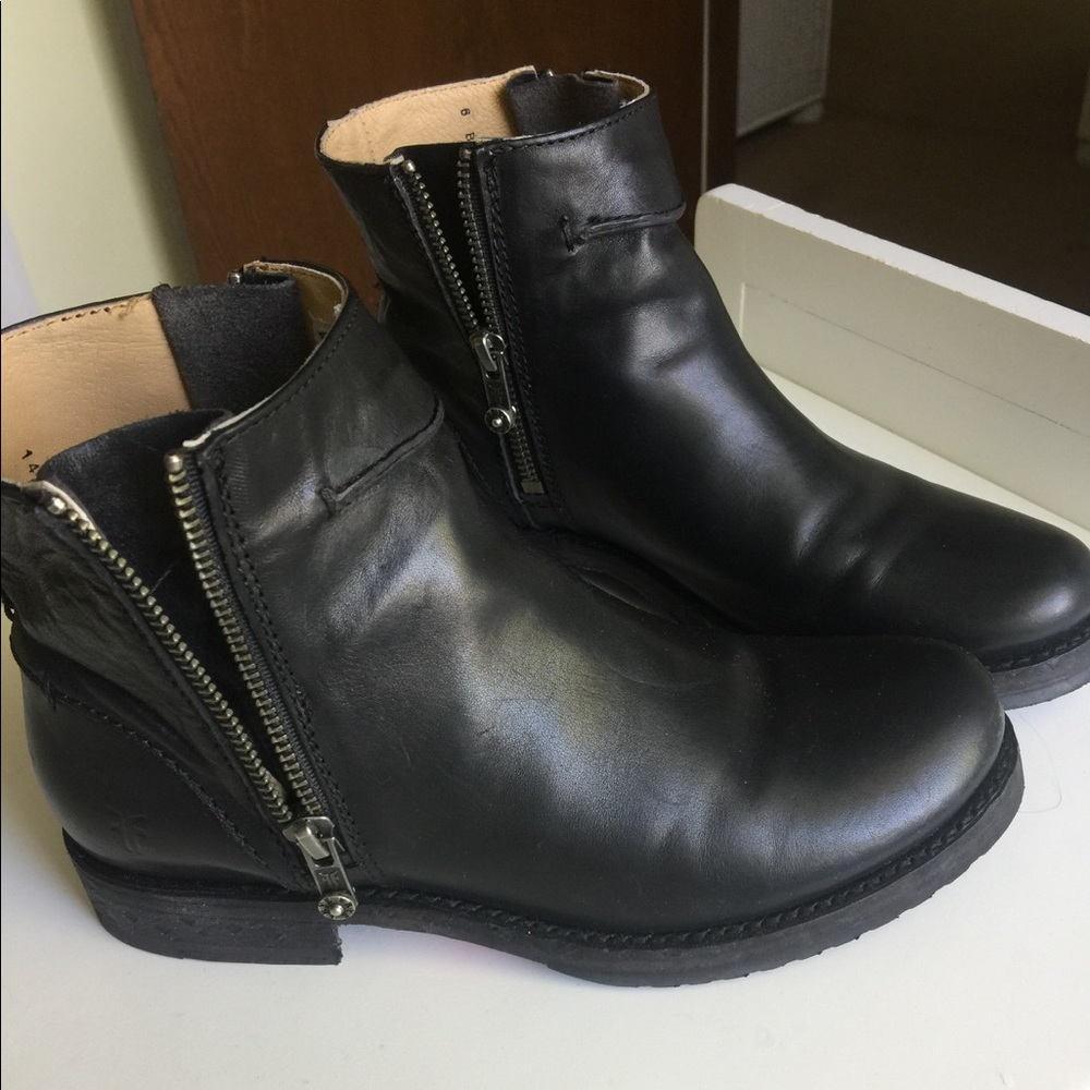 NEW Frye Boots black 6