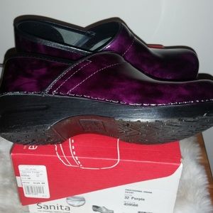 Sanita Clogs NWT