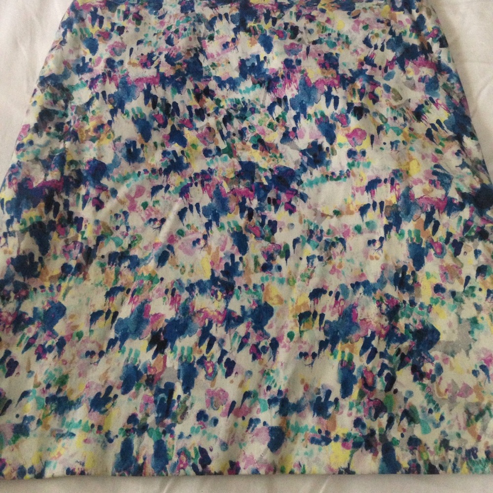 🎉SALE!🎉Ann Taylor Watercolor Skirt - 00P - Picture 5 of 5