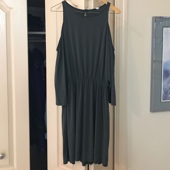 Chenille cold shoulder knit dress - Picture 2 of 2