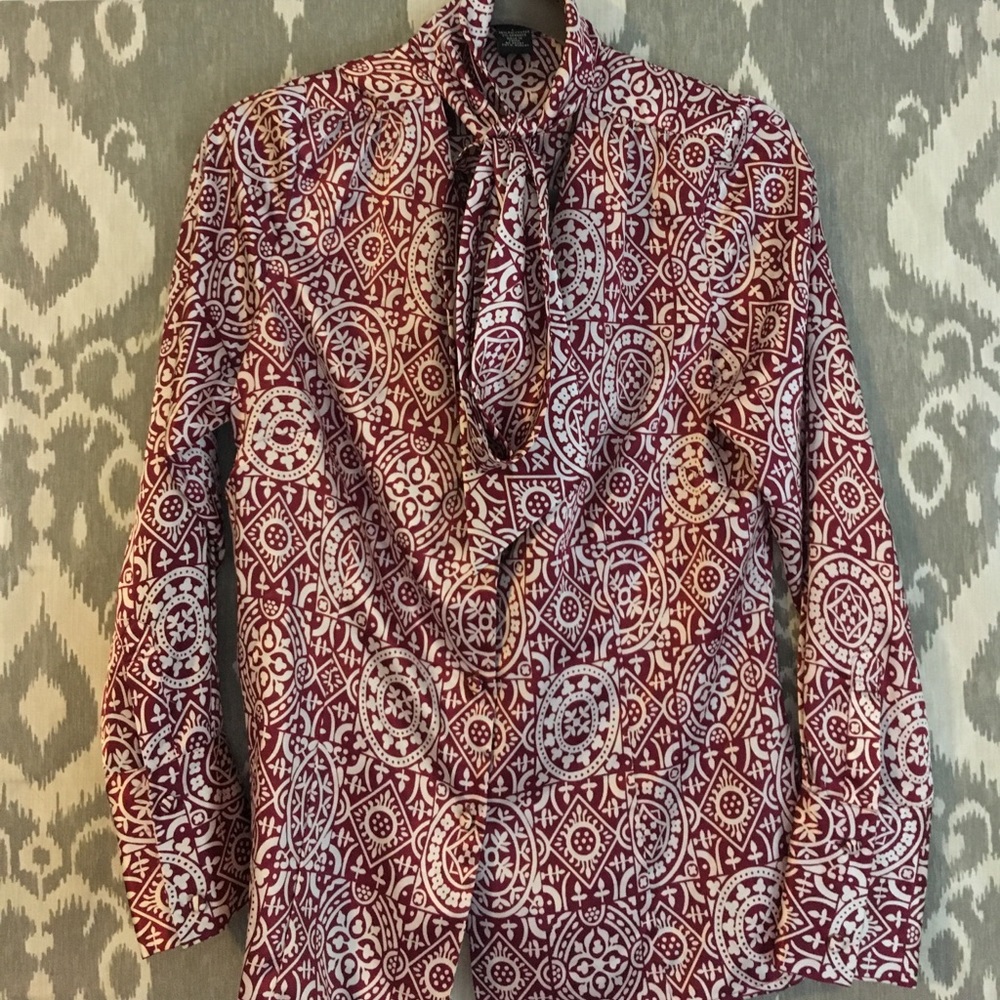 BCBG sz large, EUC, fun blouse