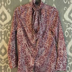 BCBG sz large, EUC, fun blouse