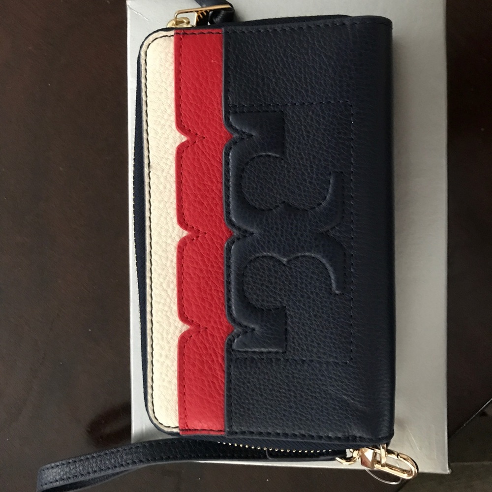 Tory Burch Scallop T Smartphone Wallet Wristlets