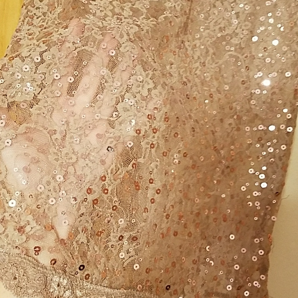 Top - Picture 2 of 4