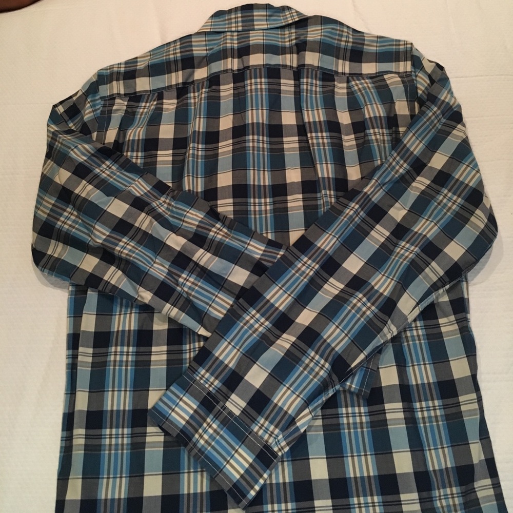 Light weight j.crew button down shirt - Picture 4 of 4