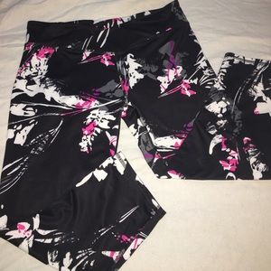 Fabletic Capri workout pants, new, medium