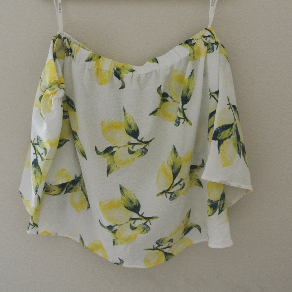 NWOT Cute Lemon Print Off The Shoulder Top