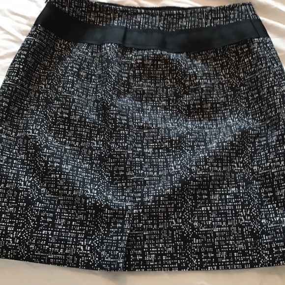 Tweed black skirt - Picture 2 of 2