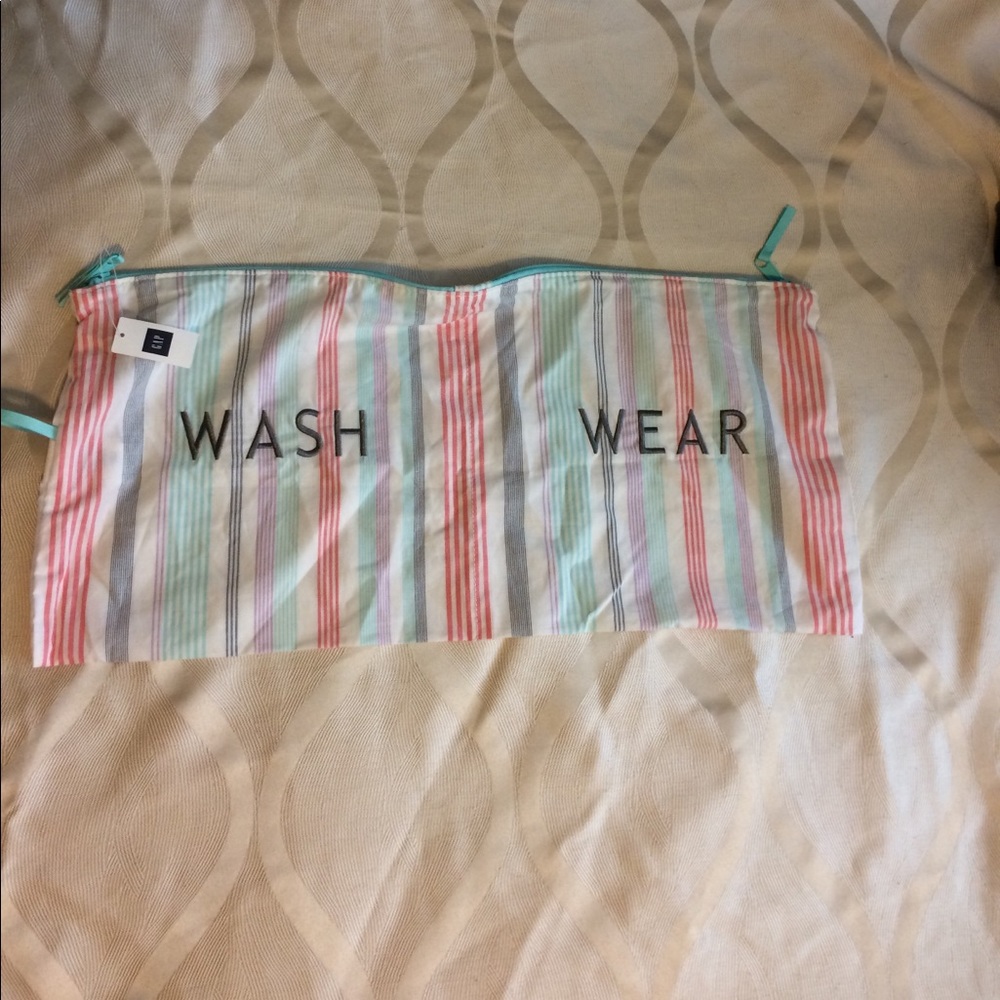 Travel laundry bag