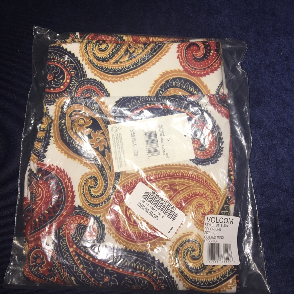 🆕Volcom Quilted Mind leggings - Picture 7 of 8