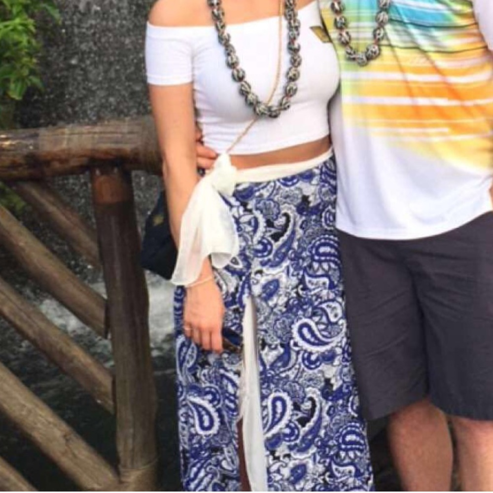 Maxi skirt with slits