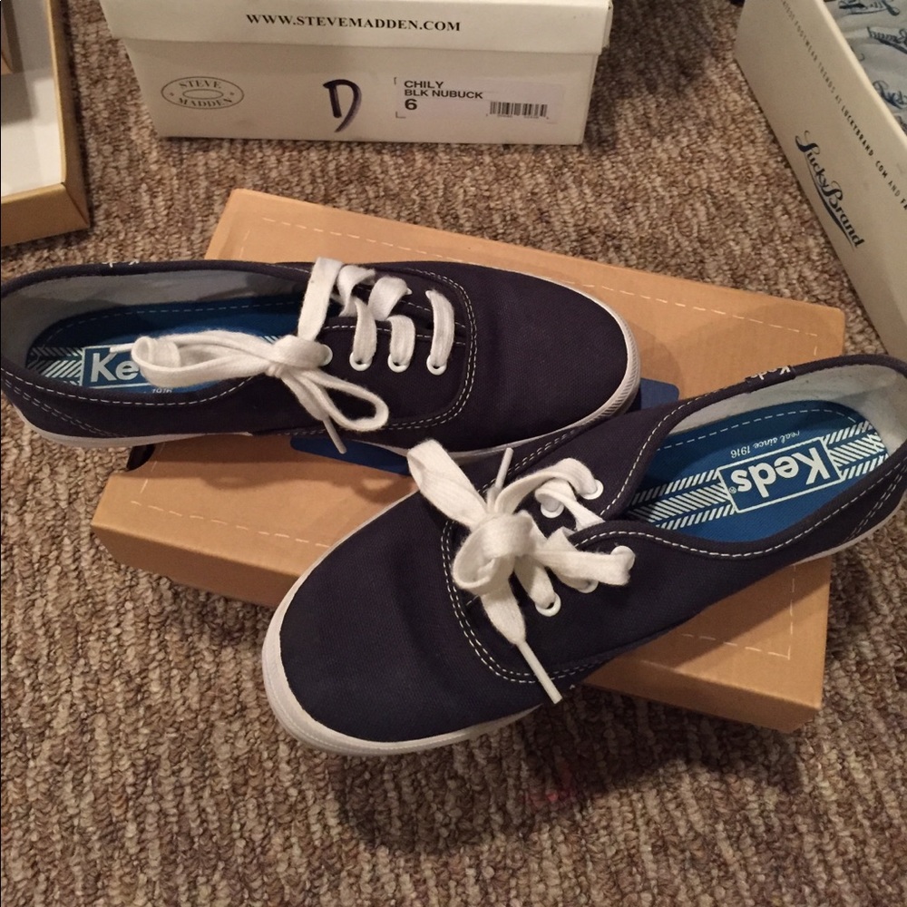CHAMPION NAVY CANVAS KEDS