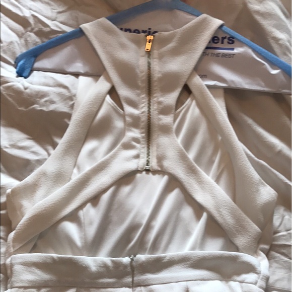 White dress, awesome back - Picture 2 of 3