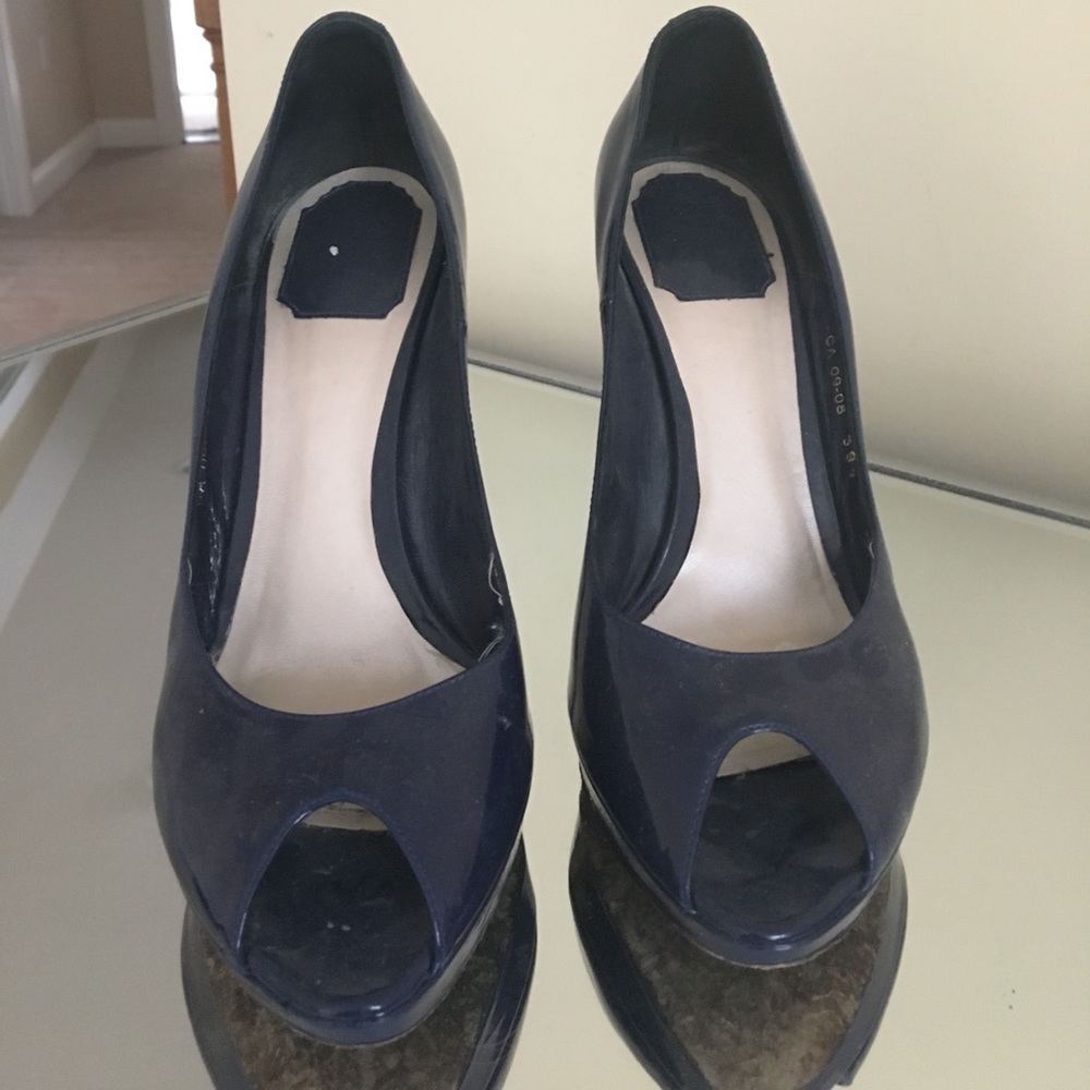 Shoes - Picture 2 of 3