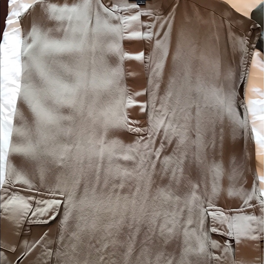 Khaki dress with pockets