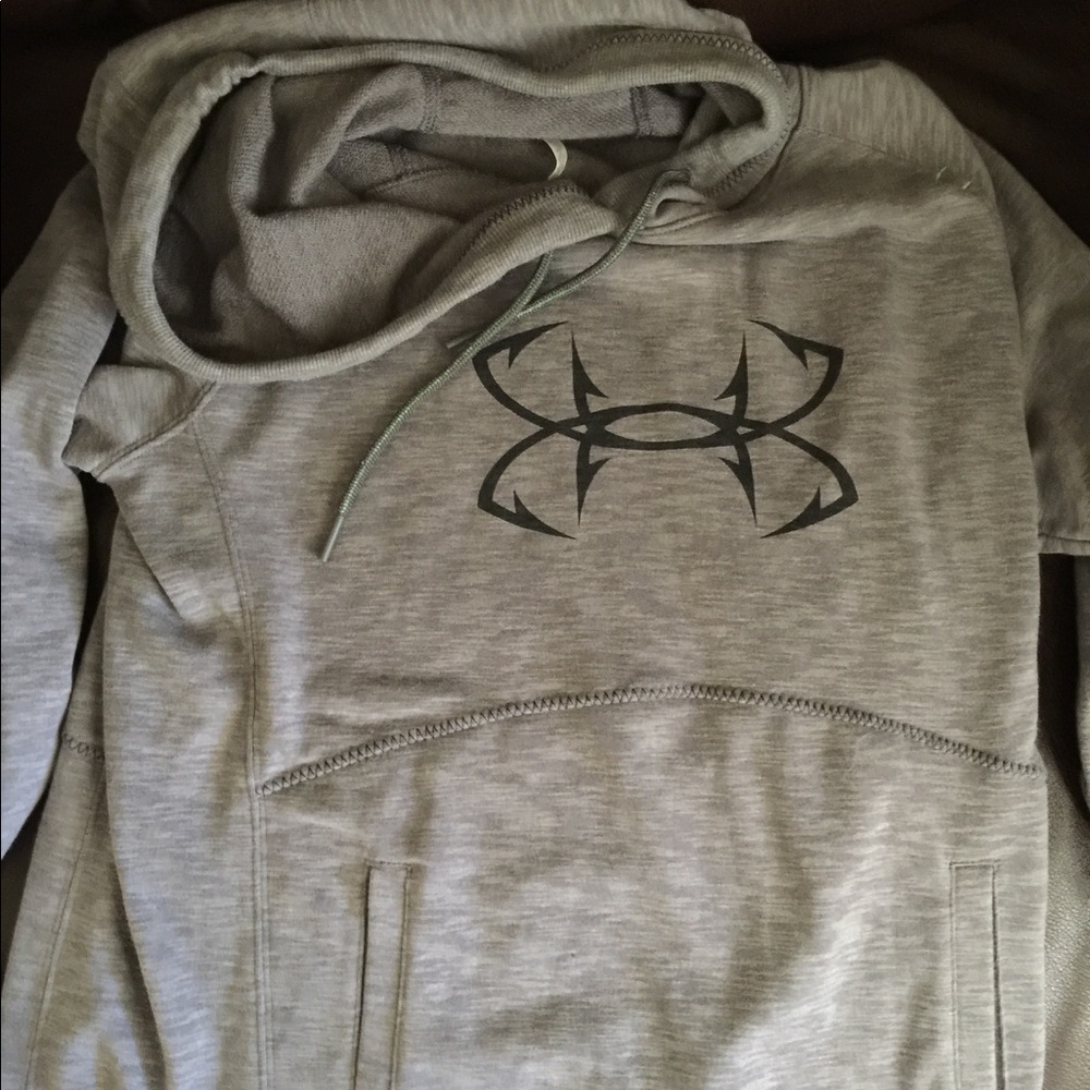 Under Armour lightweight pullover