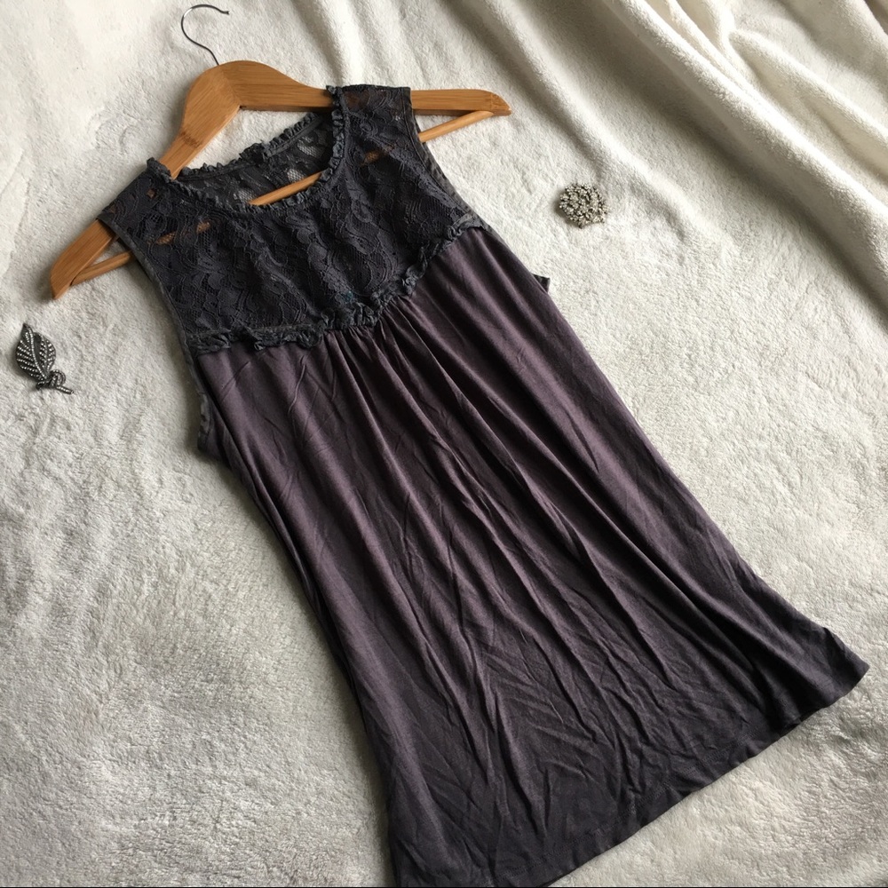 HP! {VELVET by GRAHAM & SPENCER}Silk Trim Lace Top - Picture 8 of 8