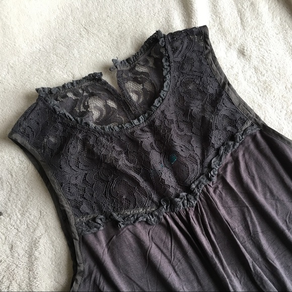 HP! {VELVET by GRAHAM & SPENCER}Silk Trim Lace Top - Picture 2 of 8