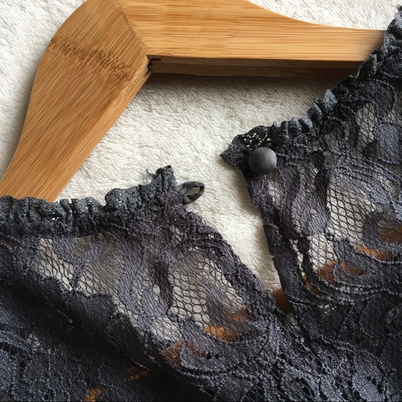 HP! {VELVET by GRAHAM & SPENCER}Silk Trim Lace Top - Picture 3 of 8