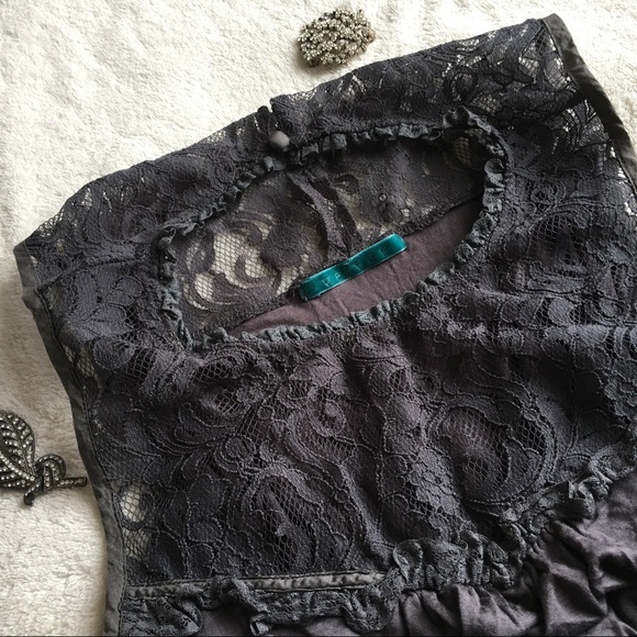 HP! {VELVET by GRAHAM & SPENCER}Silk Trim Lace Top - Picture 7 of 8