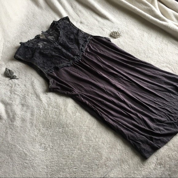 HP! {VELVET by GRAHAM & SPENCER}Silk Trim Lace Top - Picture 5 of 8